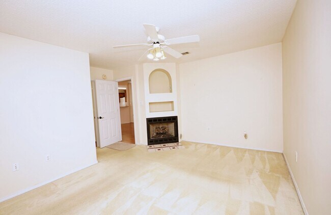 Building Photo - Great Location in Fort Walton Beach