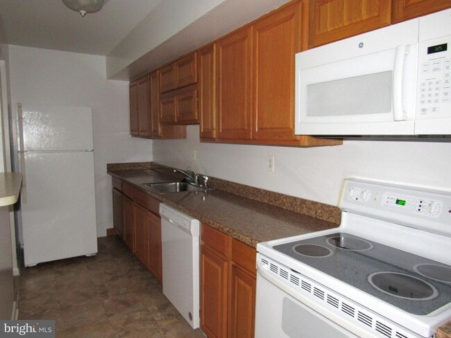 Building Photo - 259 Shirley Dr