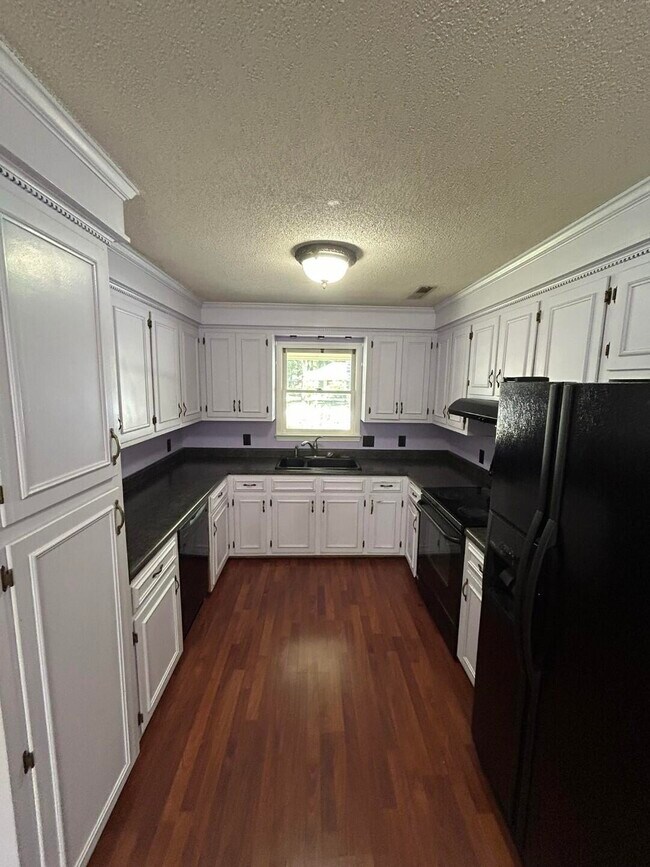 Building Photo - 1310 Crowndale Dr