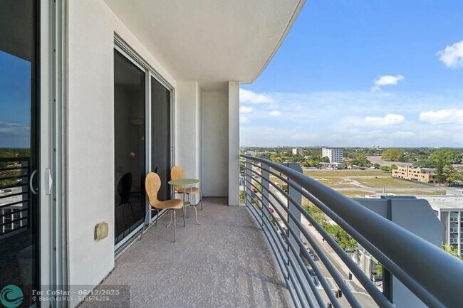 Building Photo - 1830 Radius Dr