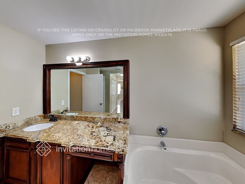 Building Photo - 1963 SW 149th Ave