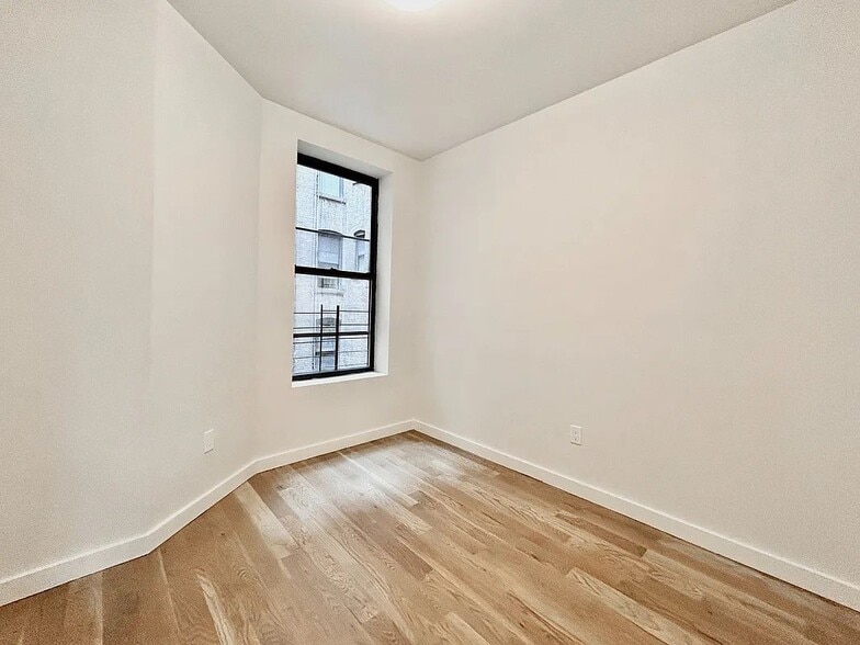 Building Photo - 524 W 134th St