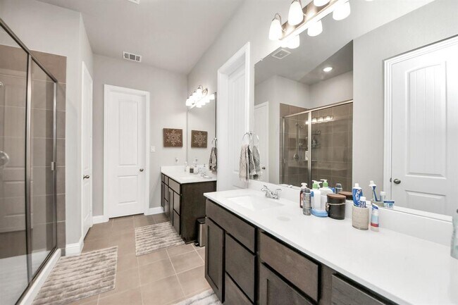 Building Photo - 6331 Cambrai Wood Ln