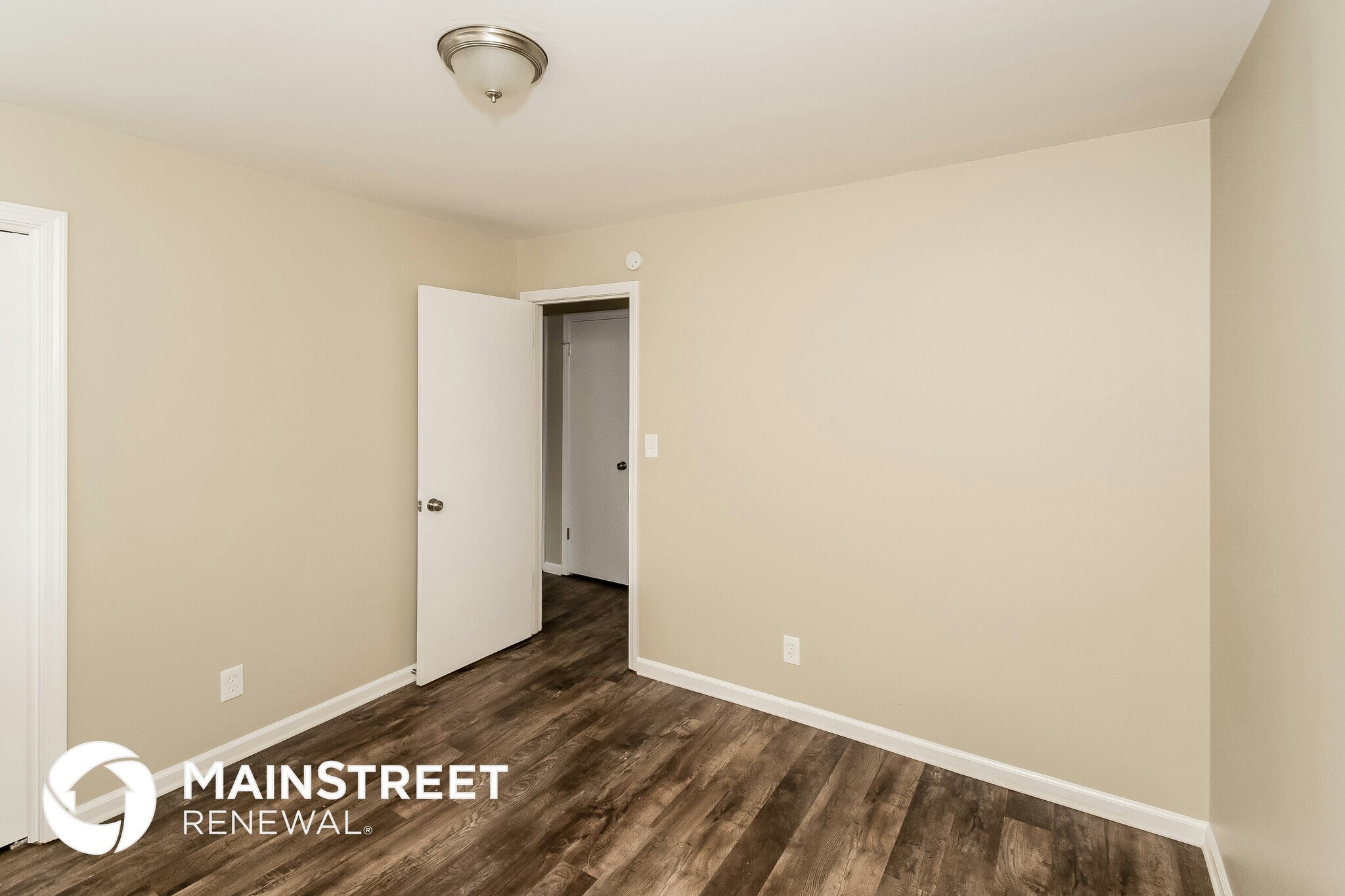 Building Photo - 300 Ginger Dr NE