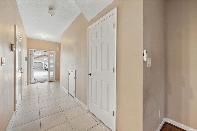 Building Photo - 3134 Coral Ridge Dr