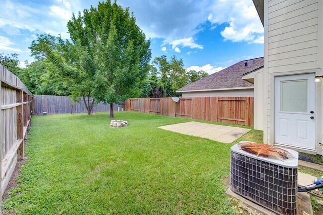 Building Photo - 19334 Strathmore Pl Ln