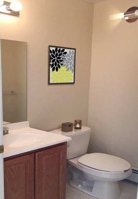 Building Photo - Spacious & Modern 2 bedroom Townhouse with...
