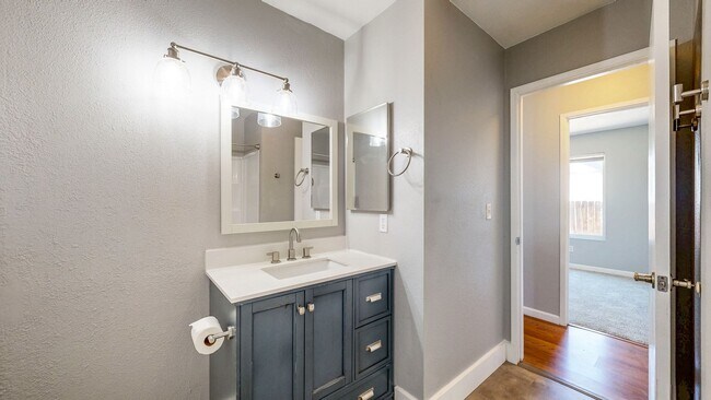 Building Photo - 8690 Lords Manor Way