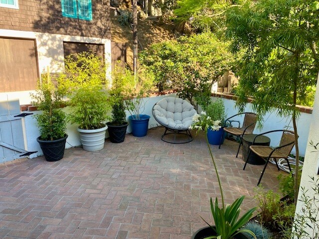 Front Brick Patio - 8287 Mannix Dr