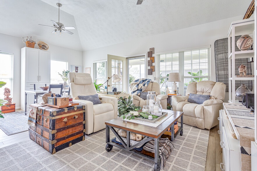 Building Photo - 111 Havenwood Way