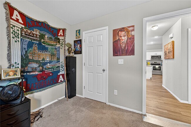 Building Photo - 967 E Sparrow Cir