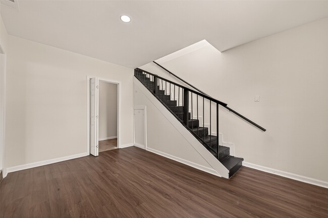 Building Photo - 5830 Southlea St