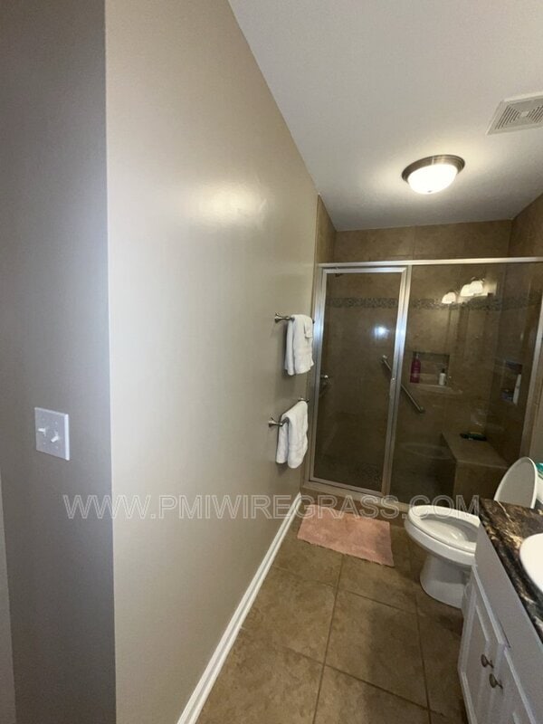 Building Photo - 214 Winterberry Way