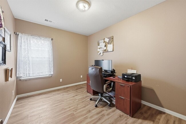 Building Photo - 1301 Concho Trail