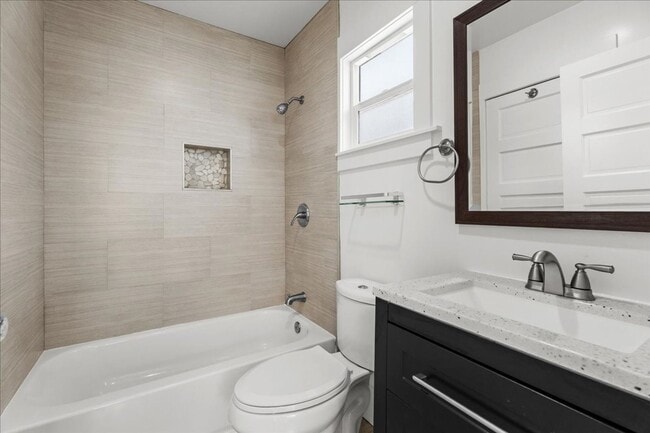 Building Photo - Charming 3-Bedroom Craftsman with Modern U...