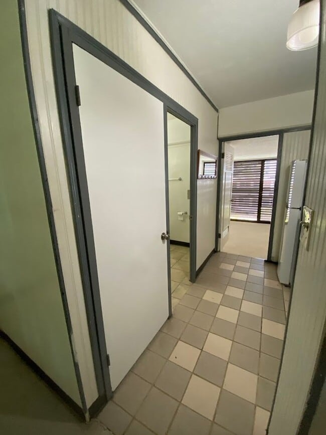 Building Photo - 505LEE