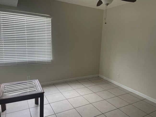 Building Photo - 498 Piedmont K