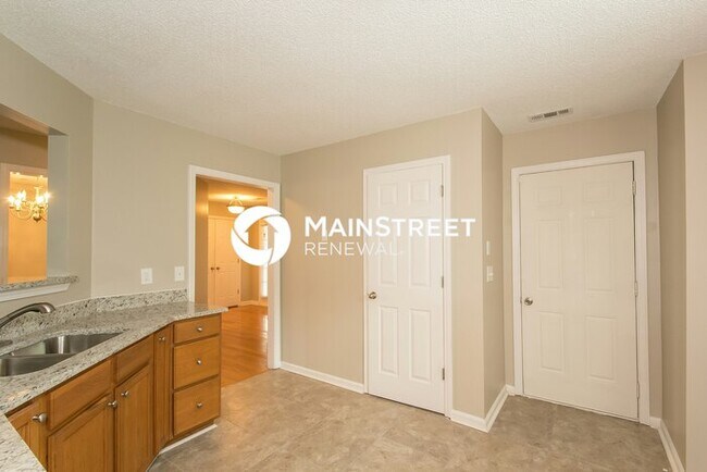 Building Photo - 4 Bedroom Pet-Friendly Home in Hampton, GA with Main Street Renewal