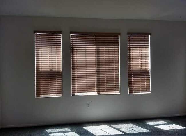 Building Photo - 4565 Belford Way