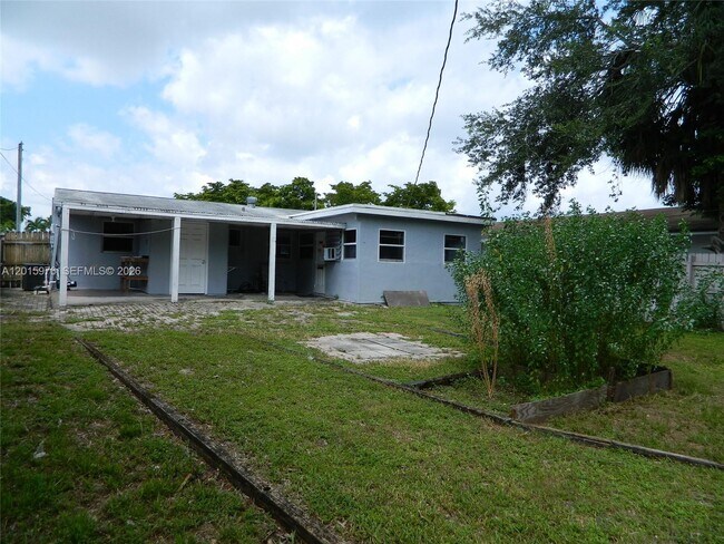 Building Photo - 1340 SW 34th Ave