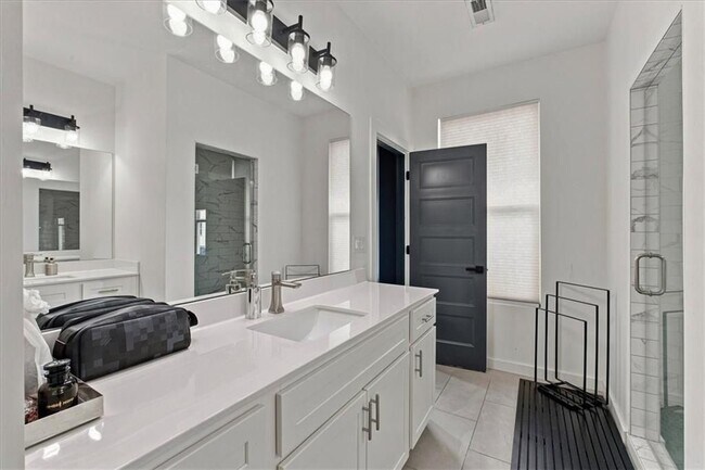 Building Photo - 1077 Glen Opal Dr