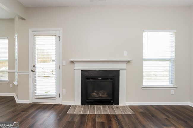 Building Photo - 1565 Tigris Ct