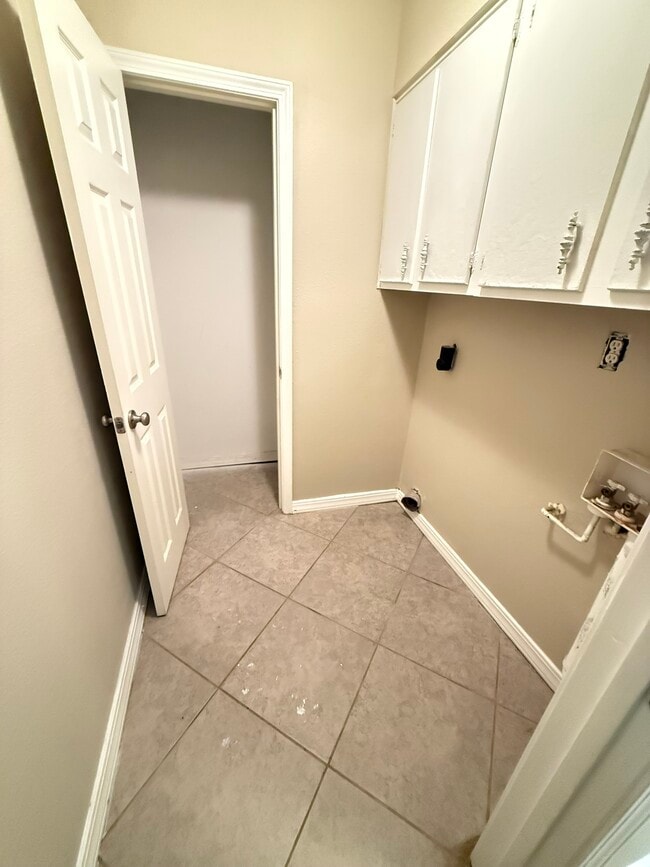 Building Photo - 1625 Martin Bluff Rd