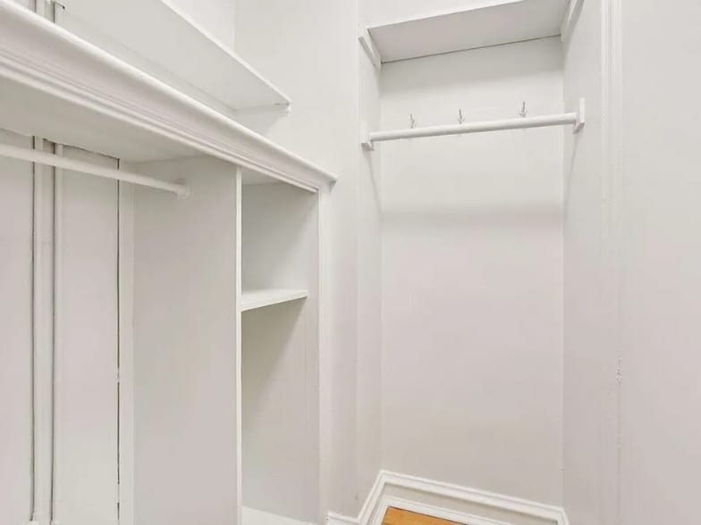 Building Photo - 2220 Walnut St