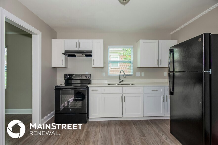 Building Photo - 641 Reeves Ct