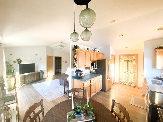 Building Photo - 13057 Velp Ave