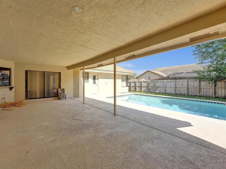 Building Photo - 5029 NW 98th Ln