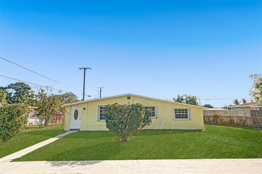 Primary Photo - 6110 SW 38th St