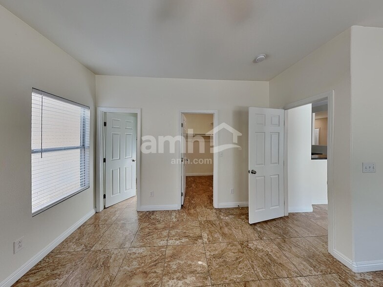 Building Photo - 1660 Encarta St