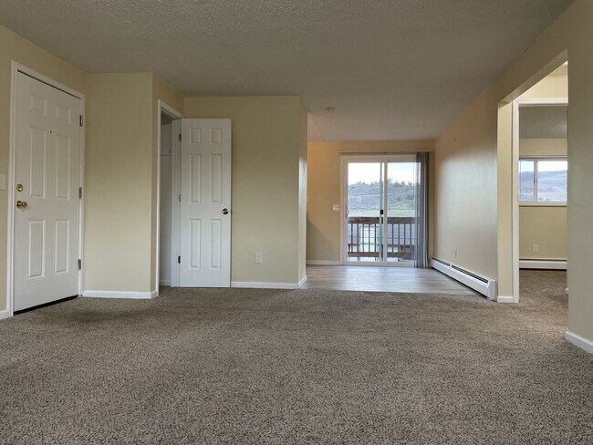 Building Photo - 18208 W 3rd Pl, Apt 1