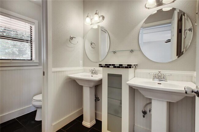 Building Photo - 1408 Ruth Ave