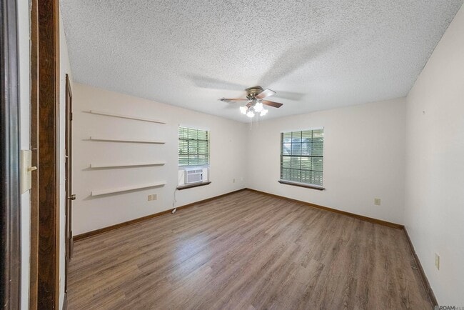 Building Photo - 9655 Sullivan Rd