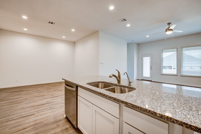 Building Photo - 1225 Antelope Passing Dr