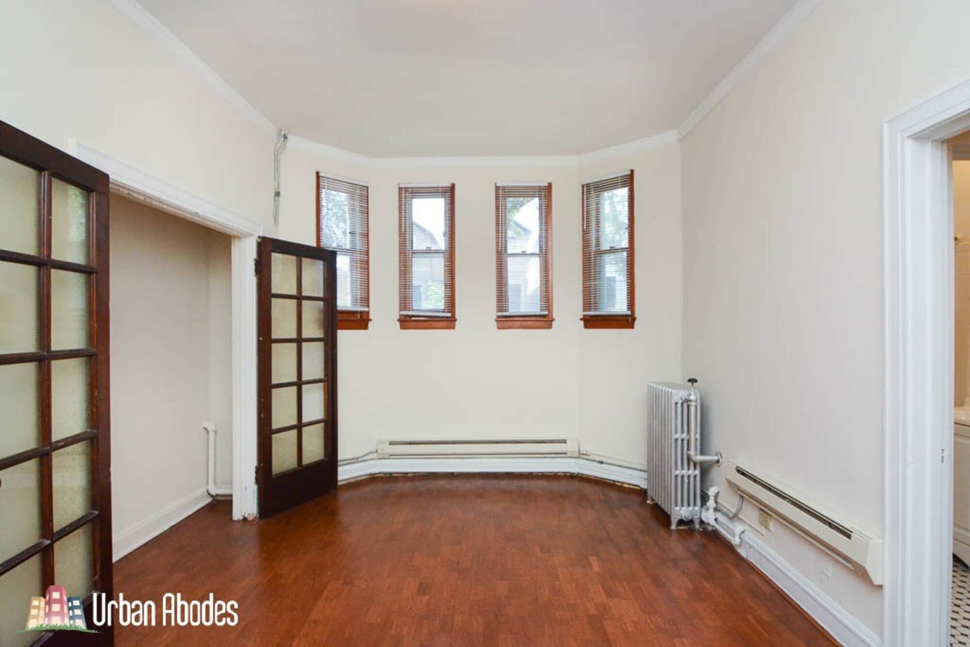 Building Photo - 653 W Belmont Ave