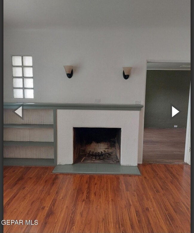 Building Photo - 301 Rose Ln