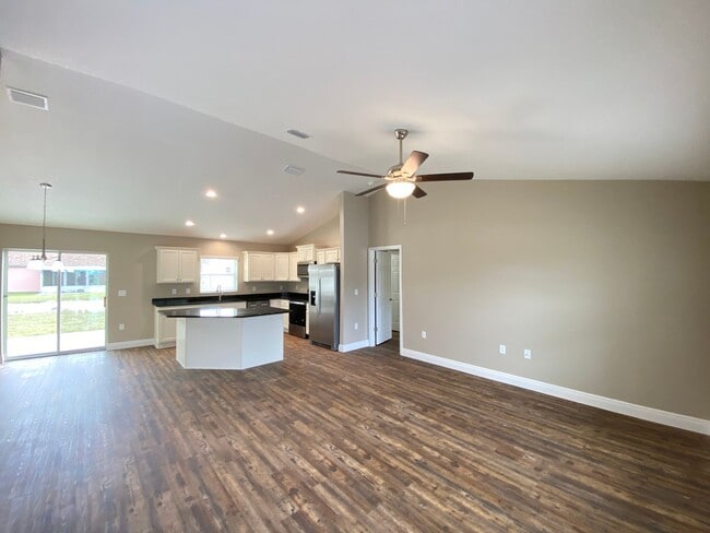 Building Photo - 4764 SW 139th Ln