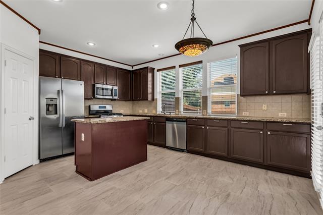Building Photo - 6902 Amesbury Ln
