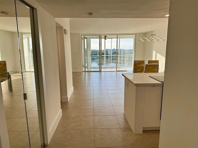 Building Photo - 3095 N Course Dr