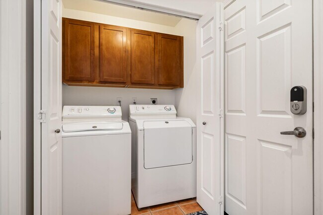 Building Photo - 53845 Avenida Alvarado