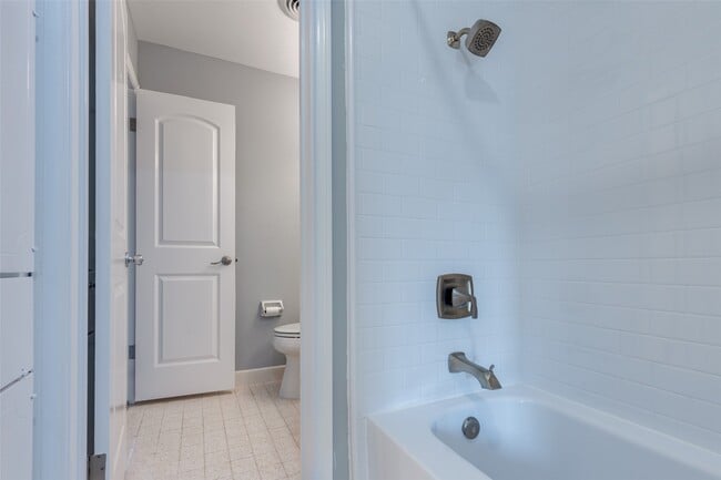 Building Photo - 6339 Briar Rose Dr