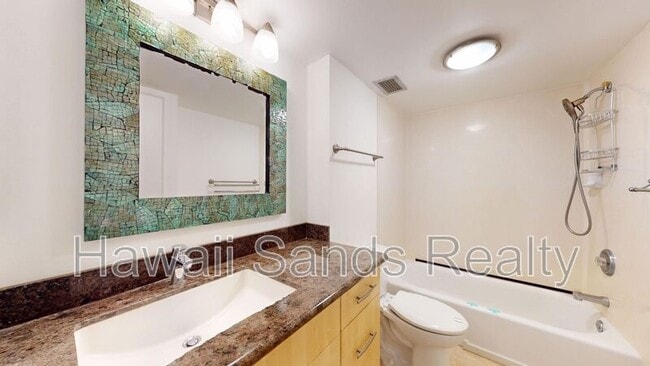 Building Photo - 501 Hahaione St