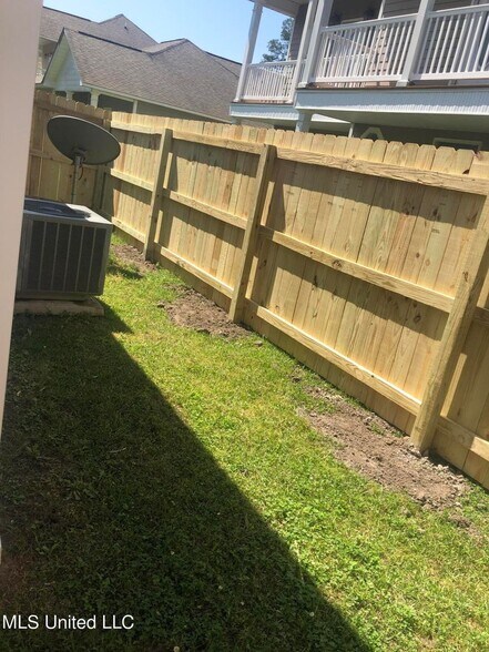 Privacy fenced backyard - 1284 Tropical Cove