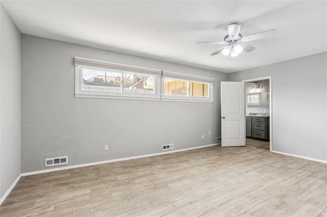 Building Photo - 2733 Sandage Ave