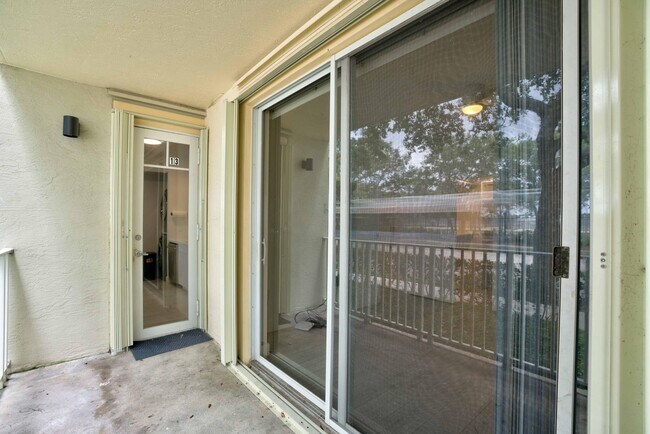 Building Photo - 1140 University Blvd