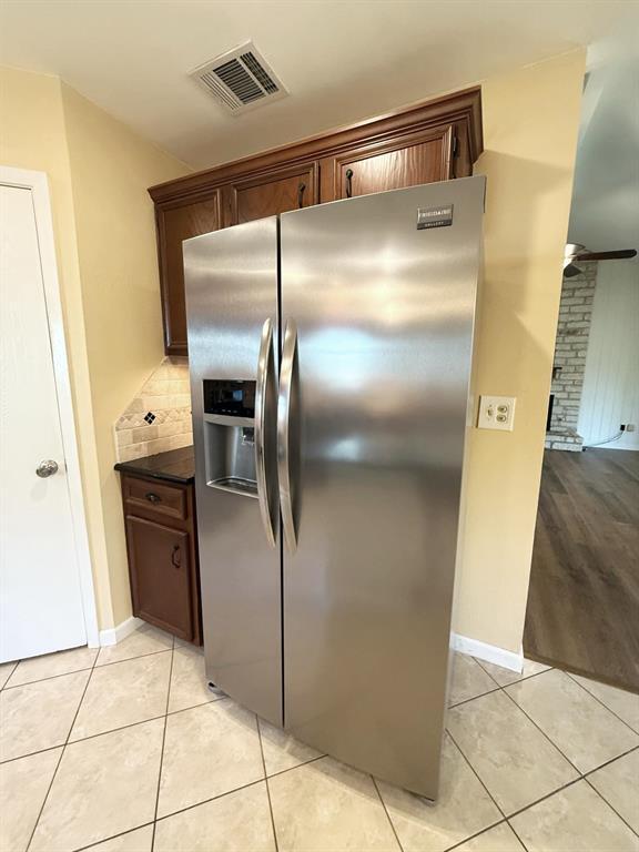Building Photo - 2631 Oak Meadow Dr