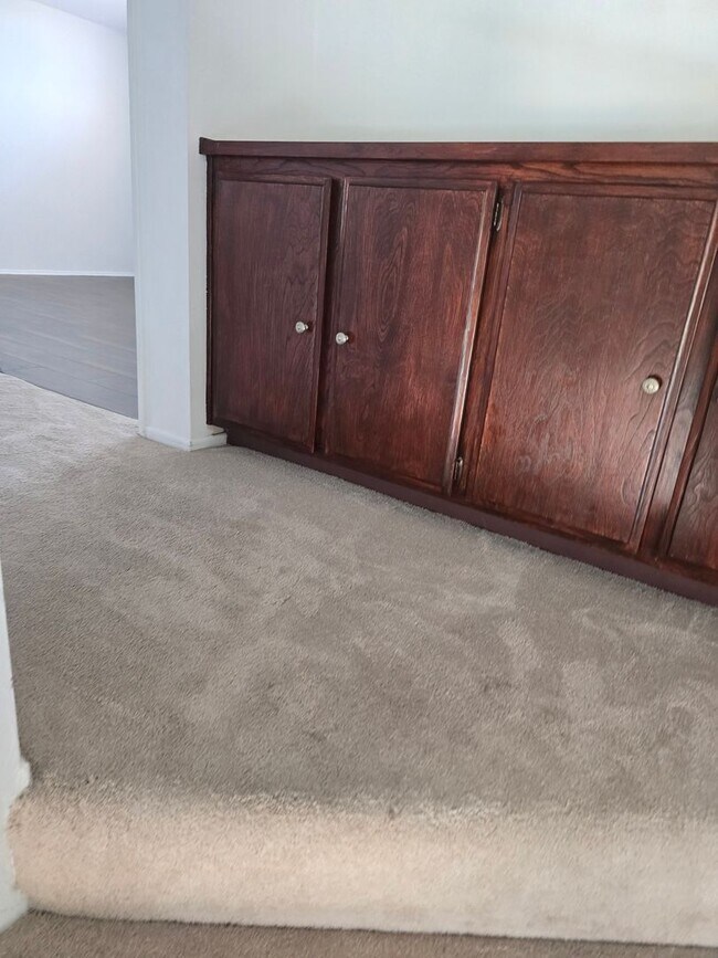 Building Photo - BEAUTIFUL 4 BEDROOM 3 BATH HOUSE. MOVE IN ...